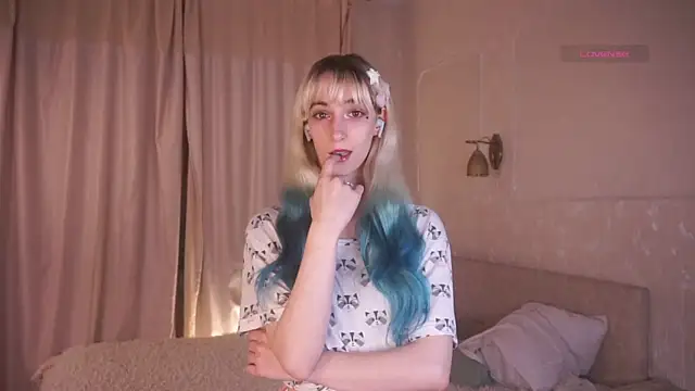 Snapshot of KarylNapper chatting on November 2025 09:15:01 PM KarylNapper online show from November 2025 09:15:01 PM