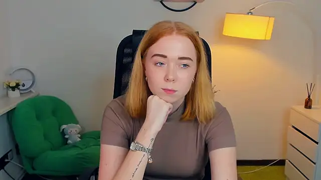 AddieOsler online show from November 2025 08:41:01 PM