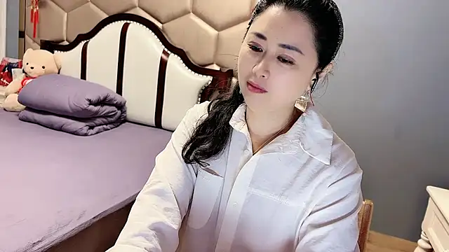 yaoyao22678 online show from April 2026 02:39:01 AM