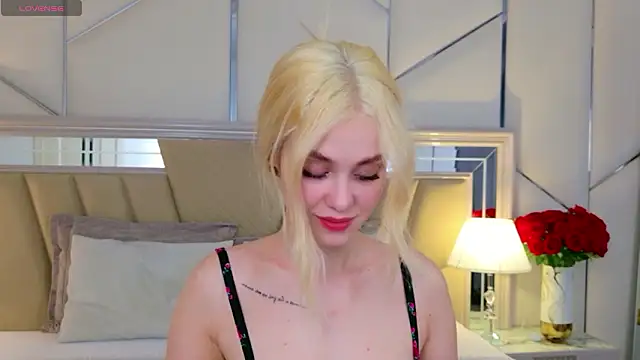 Snapshot of Rose_Masson chatting on February 2026 06:40:02 AM Rose Masson online show from February 2026 06:40:02 AM