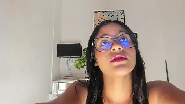 lizzakennedy online show from May 2026 01:28:01 PM