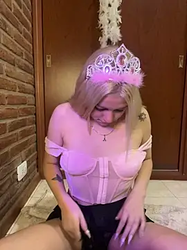 Snapshot of tiffanystarling chatting on October 2025 01:39:01 AM tiffanystarling online show from October 2025 01:39:01 AM