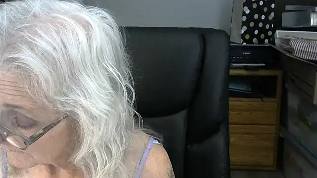 Snapshot of JoleneDelacroix chatting on December 2025 04:18:02 AM JoleneDelacroix online show from December 2025 04:18:02 AM