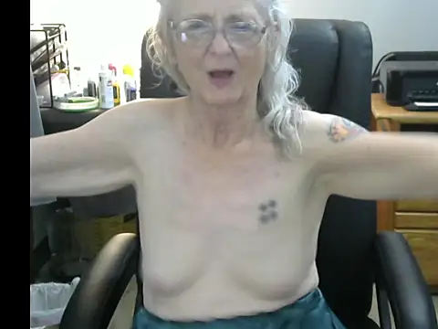 Snapshot of JoleneDelacroix chatting on December 2025 04:52:02 AM JoleneDelacroix online show from December 2025 04:52:02 AM