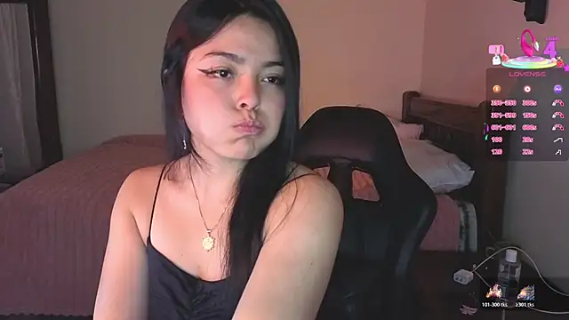 Snapshot of Lee_Moyalune chatting on November 2025 04:01:01 AM Lee Moyalune online show from November 2025 04:01:01 AM