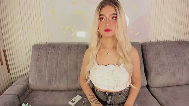 NhoanBrunette online show from April 2026 02:33:01 PM