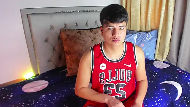 Snapshot of the_boy_king016 chatting on November 2025 12:05:02 PM the boy king016 online show from November 2025 12:05:02 PM