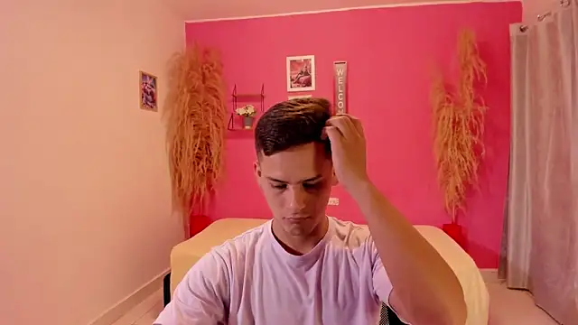 Snapshot of elmasmas01 chatting on November 2025 04:40:01 PM elmasmas01 online show from November 2025 04:40:01 PM