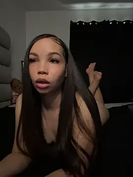 nikkiloveee online show from July 2026 05:17:02 PM