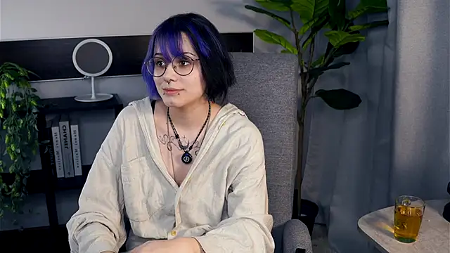 Snapshot of KellePourier chatting on October 2025 03:51:01 PM KellePourier online show from October 2025 03:51:01 PM