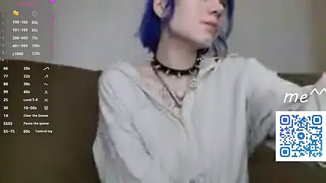 Snapshot of KellePourier chatting on April 2026 06:10:02 AM KellePourier online show from April 2026 06:10:02 AM