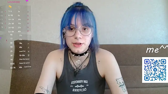 Snapshot of KellePourier chatting on April 2026 06:24:01 AM KellePourier online show from April 2026 06:24:01 AM