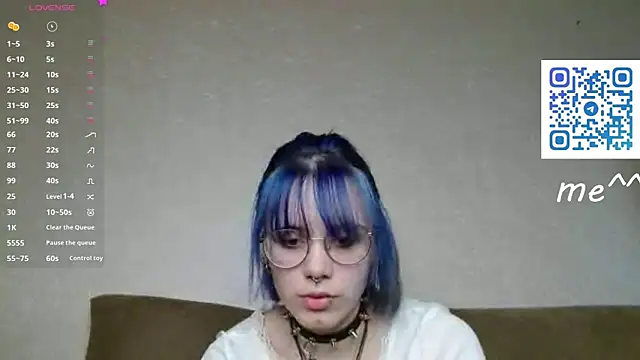 Snapshot of KellePourier chatting on April 2026 06:29:02 AM KellePourier online show from April 2026 06:29:02 AM