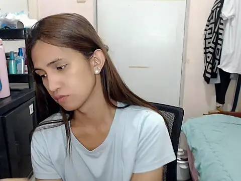 prettysam9 online show from November 2025 03:08:02 AM