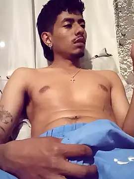 SkinniYamo online show from March 2026 04:50:01 AM