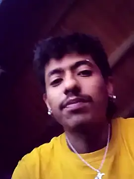 SkinniYamo online show from April 2026 05:22:01 AM