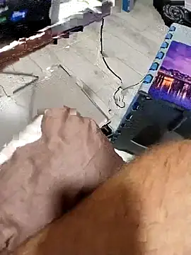 Snapshot of NyushaM chatting on October 2025 11:00:01 AM NyushaM online show from October 2025 11:00:01 AM