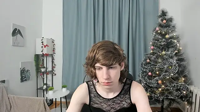 Snapshot of AvenGlow chatting on December 2025 05:13:01 AM AvenGlow online show from December 2025 05:13:01 AM