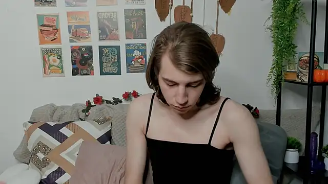 Snapshot of AvenGlow chatting on February 2026 05:22:02 AM AvenGlow online show from February 2026 05:22:02 AM