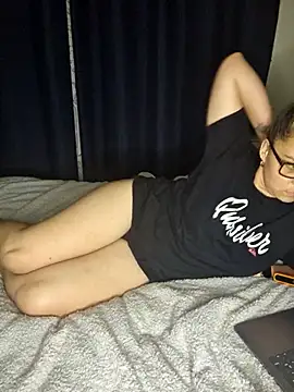 Snapshot of lilMissMarli chatting on November 2025 09:58:01 PM lilMissMarli online show from November 2025 09:58:01 PM