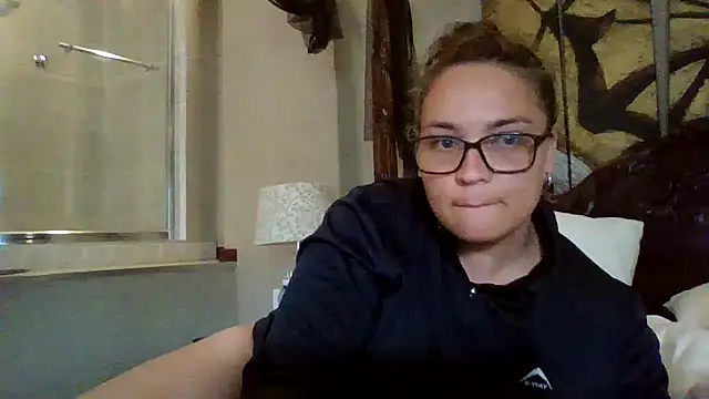 Snapshot of lilMissMarli chatting on December 2025 09:38:01 AM lilMissMarli online show from December 2025 09:38:01 AM