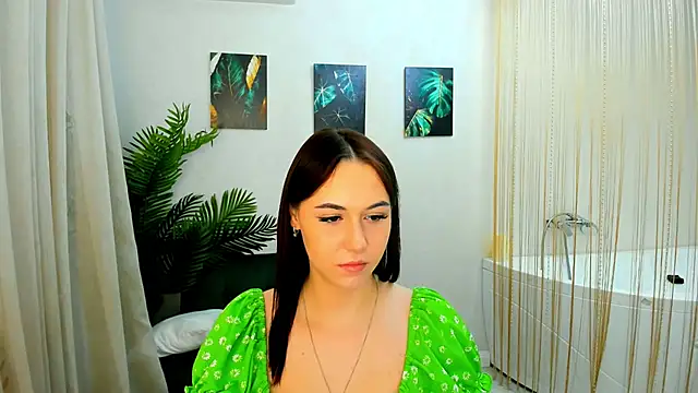 MakeYoueHappy online show from December 2025 12:21:02 PM