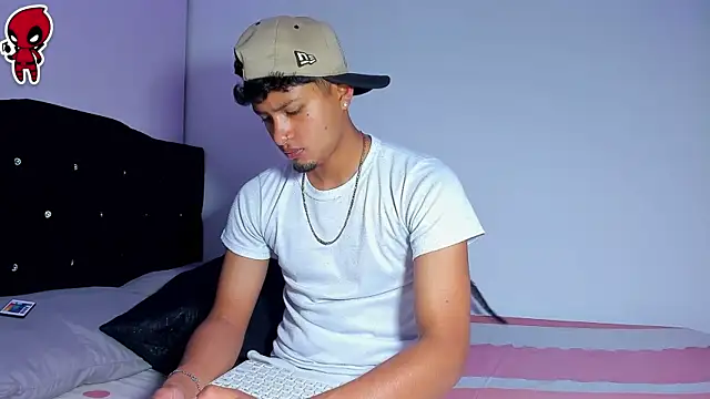 Snapshot of Dominic_King chatting on March 2026 02:13:02 AM Dominic King online show from March 2026 02:13:02 AM