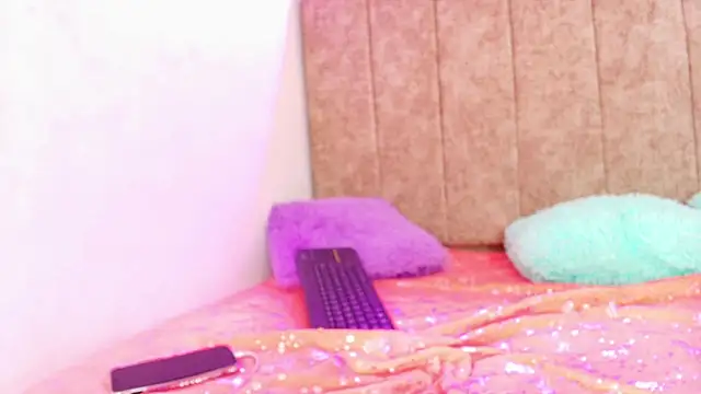 Little-nasty online show from November 2025 08:31:01 PM