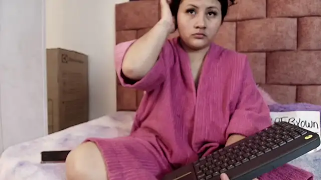 Snapshot of Latina_Kimky chatting on November 2025 08:40:01 PM Latina Kimky online show from November 2025 08:40:01 PM