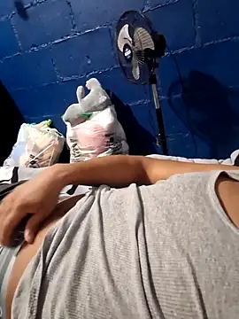 Snapshot of sanz957 chatting on November 2025 04:49:01 AM sanz957 online show from November 2025 04:49:01 AM