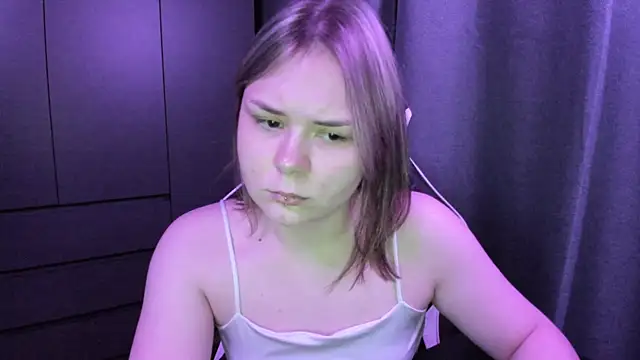 sophia lix online show from December 2025 05:21:02 PM