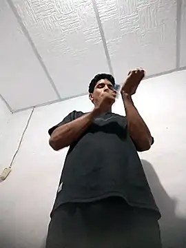 Alex Sweeting online show from November 2025 06:13:01 AM