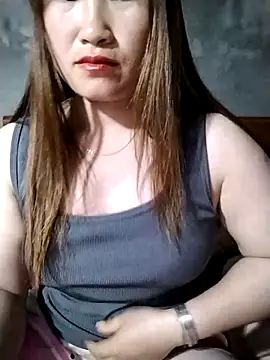 emini-xx online show from April 2026 01:37:02 PM
