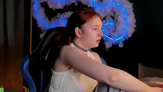 AngelWisee online show from May 2026 03:01:01 AM