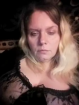 Lana-murr online show from November 2025 06:42:02 PM