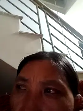 bella-la online show from November 2025 11:21:01 AM