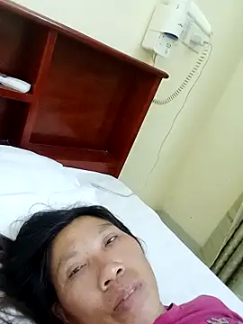 bella-la online show from November 2025 02:23:01 PM