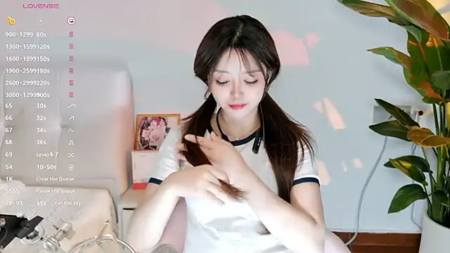 Yiluo95 online show from June 2026 04:04:02 PM