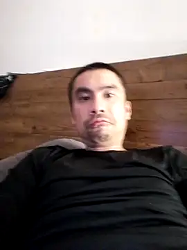 Stronggdragon85 online show from June 2026 11:27:02 AM