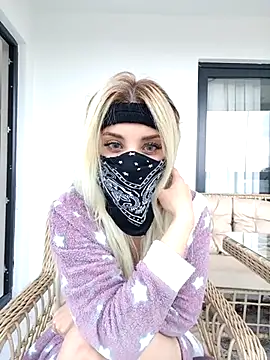 Snapshot of Sweet_xxBuse chatting on January 2026 10:19:02 AM Sweet xxBuse online show from January 2026 10:19:02 AM