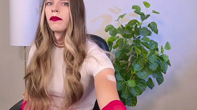 Snapshot of Branda_Kelly chatting on November 2025 01:12:02 PM Branda Kelly online show from November 2025 01:12:02 PM