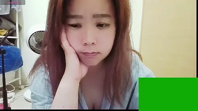 Snapshot of kim1010holiday chatting on March 2026 06:37:02 PM kim1010holiday online show from March 2026 06:37:02 PM