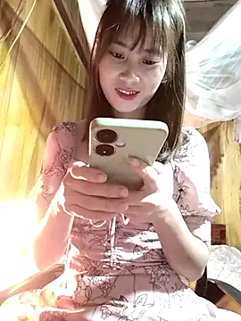 Snapshot of Em_xinh01 chatting on December 2025 04:13:02 PM Em xinh01 online show from December 2025 04:13:02 PM