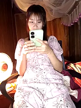 Snapshot of Em_xinh01 chatting on December 2025 01:23:01 AM Em xinh01 online show from December 2025 01:23:01 AM