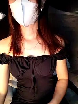 Snapshot of Em_xinh01 chatting on February 2026 05:12:02 AM Em xinh01 online show from February 2026 05:12:02 AM