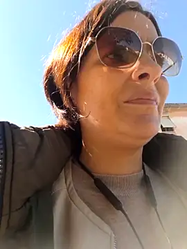 Piediniecollant online show from April 2026 10:15:02 AM