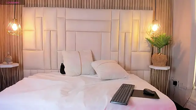 VenuzSofia online show from March 2026 10:37:01 PM