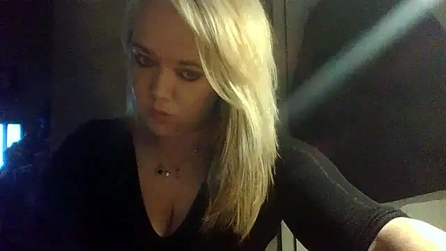 Snapshot of SilverSeductress chatting on January 2026 05:54:02 AM SilverSeductress online show from January 2026 05:54:02 AM