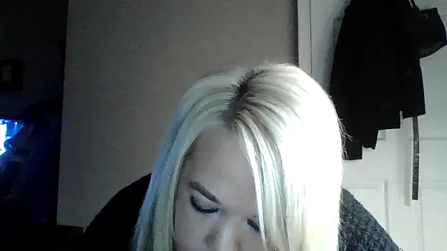 Snapshot of SilverSeductress chatting on February 2026 04:54:01 AM SilverSeductress online show from February 2026 04:54:01 AM
