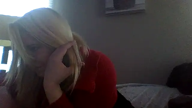 Snapshot of SilverSeductress chatting on May 2026 12:45:02 PM SilverSeductress online show from May 2026 12:45:02 PM